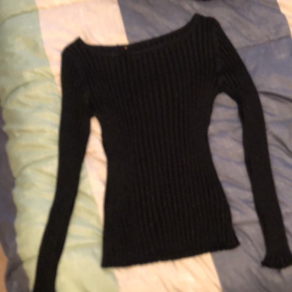 Holiday parties? Got you covered! Adorable glittery top! Removable feathers - Picture 5 of 6